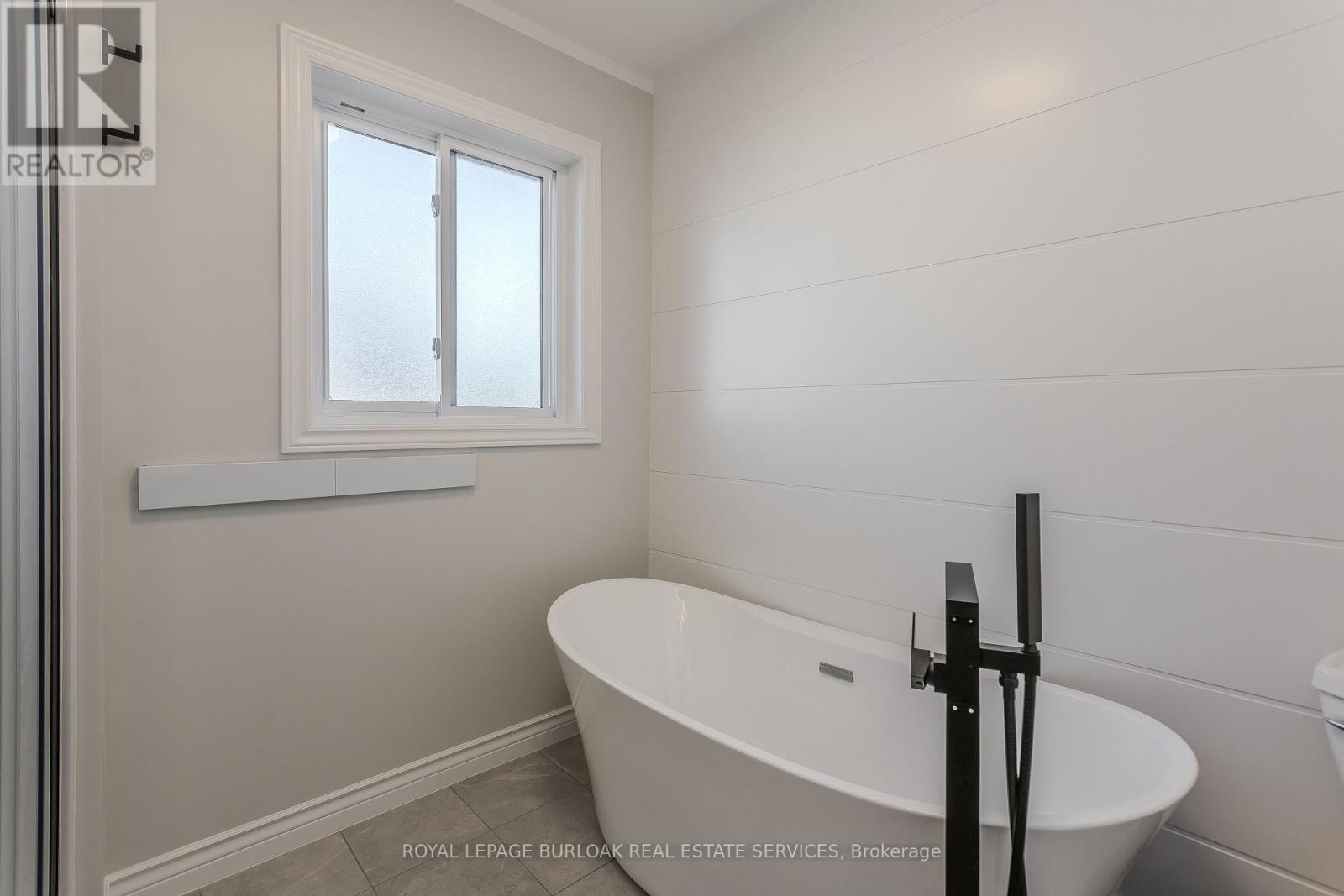 209 Portage Lane, Hamilton, Ontario  L0R 1W0 - Photo 28 - X12552298