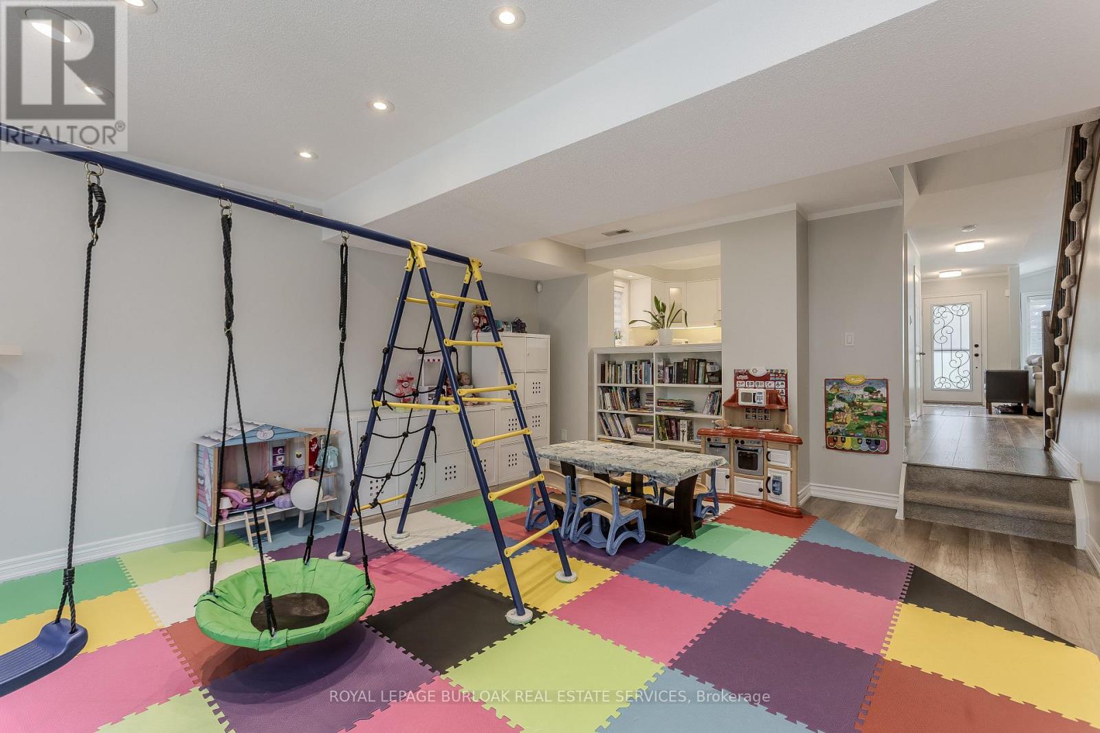 209 Portage Lane, Hamilton, Ontario  L0R 1W0 - Photo 34 - X12552298