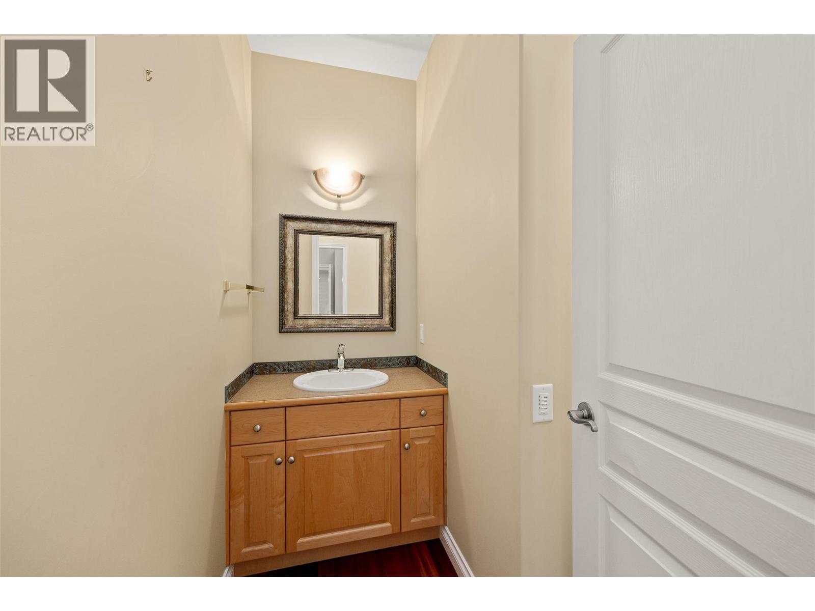 2090 Bowron Street, Kelowna, British Columbia  V1V 2P2 - Photo 33 - 10369428