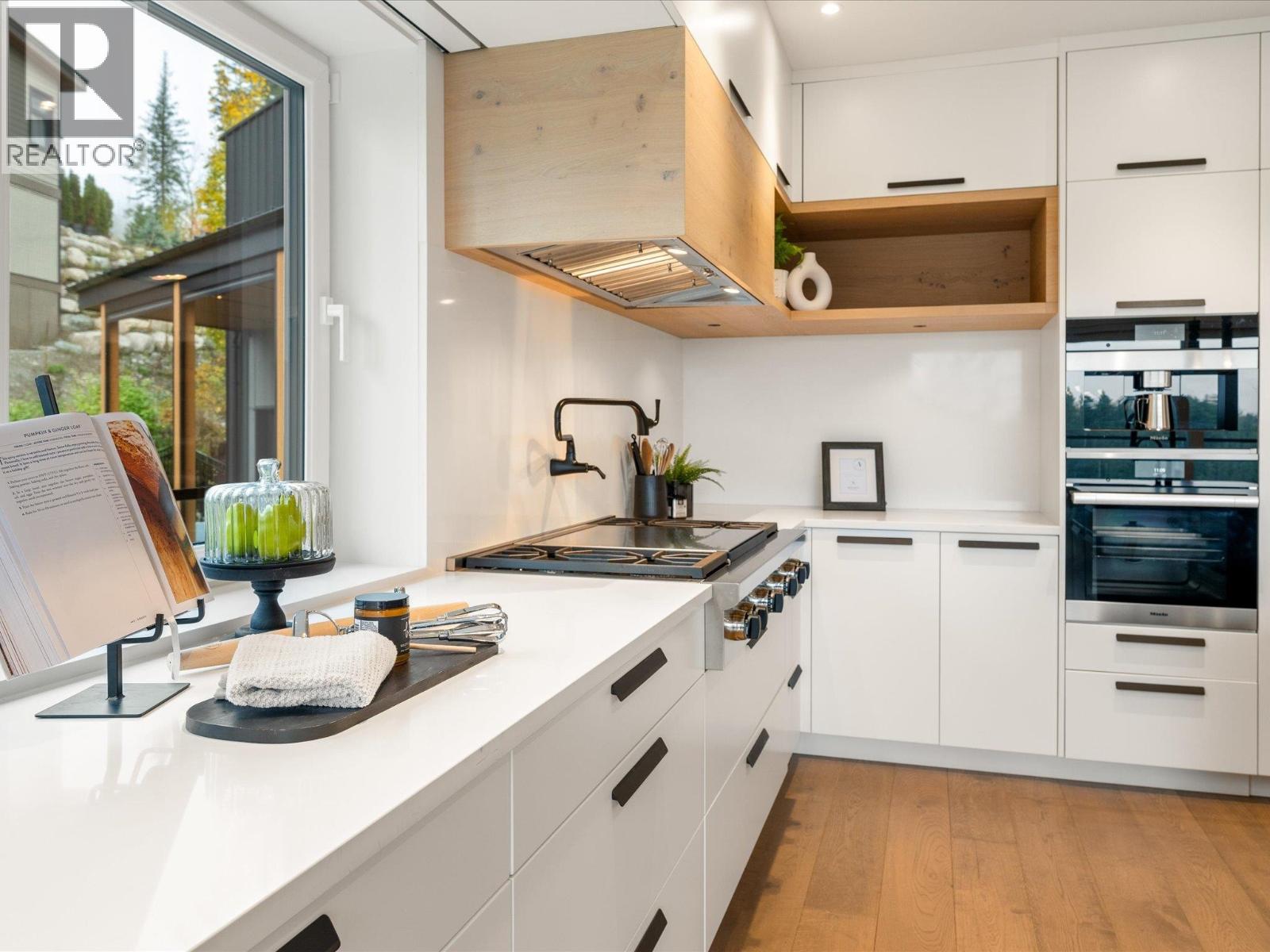 7667 Cerulean Drive, Pemberton, British Columbia  V0N 2L3 - Photo 10 - R3063766