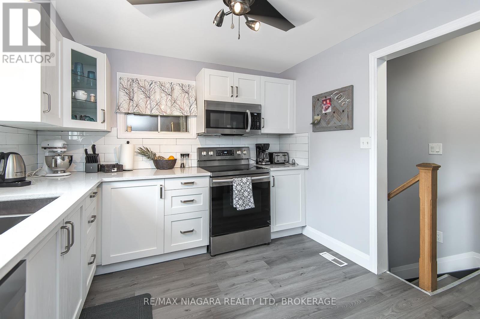 574 Broadway Street, Welland, Ontario L3C 5M5 - Photo 21 - X12509398