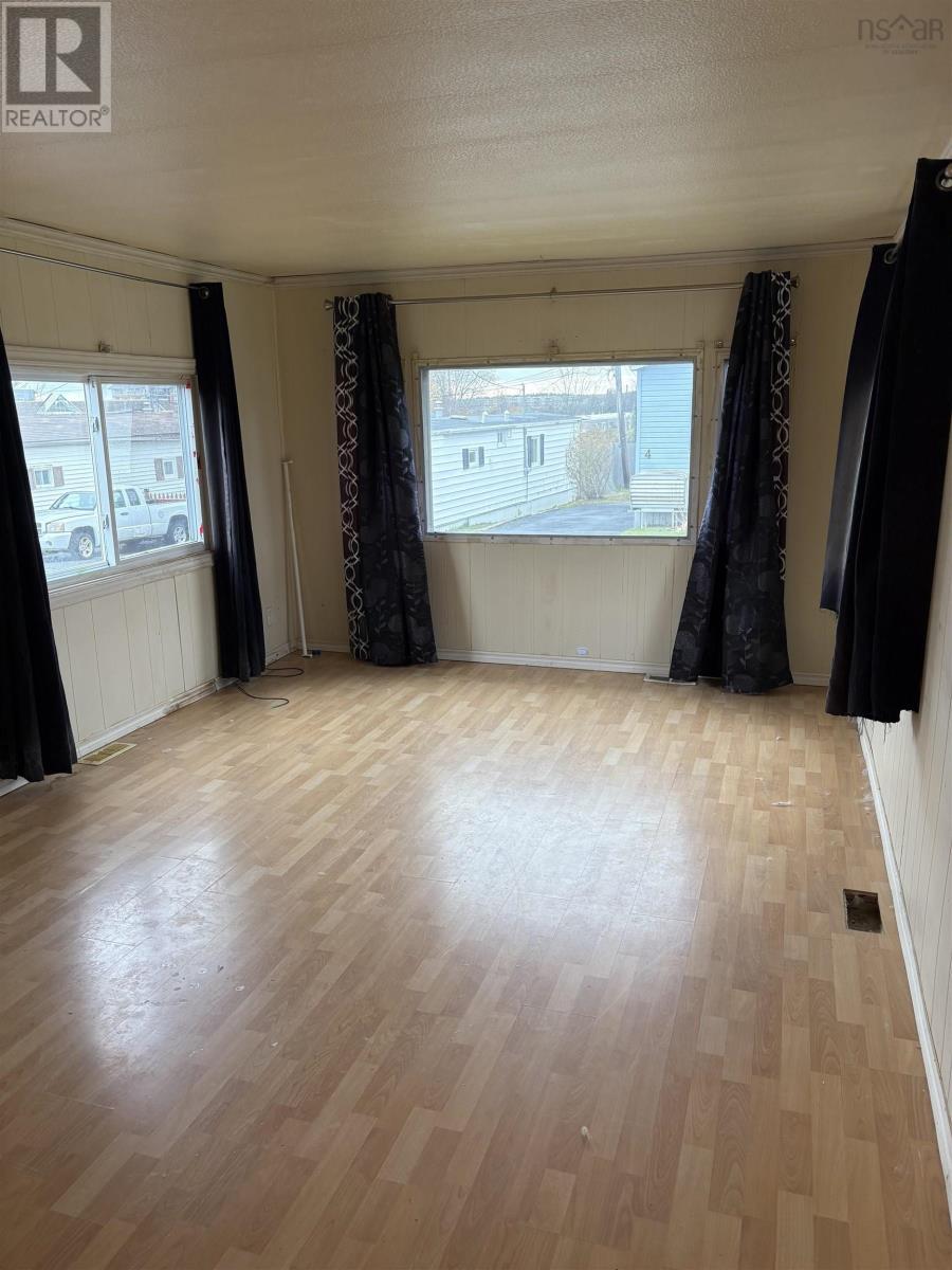 1 Bishop Avenue, Dartmouth, Nova Scotia  B2Y 2B4 - Photo 4 - 202528072