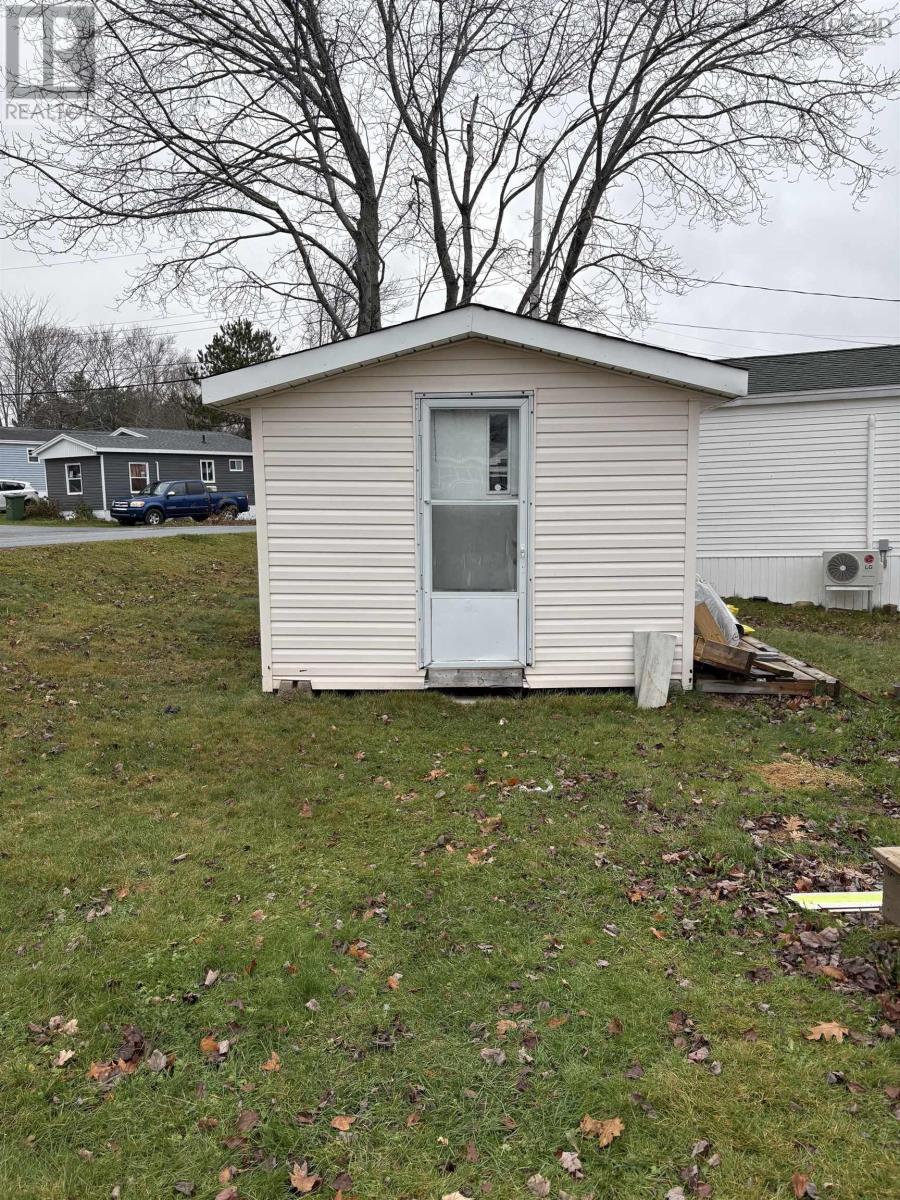 1 Bishop Avenue, Dartmouth, Nova Scotia  B2Y 2B4 - Photo 8 - 202528072