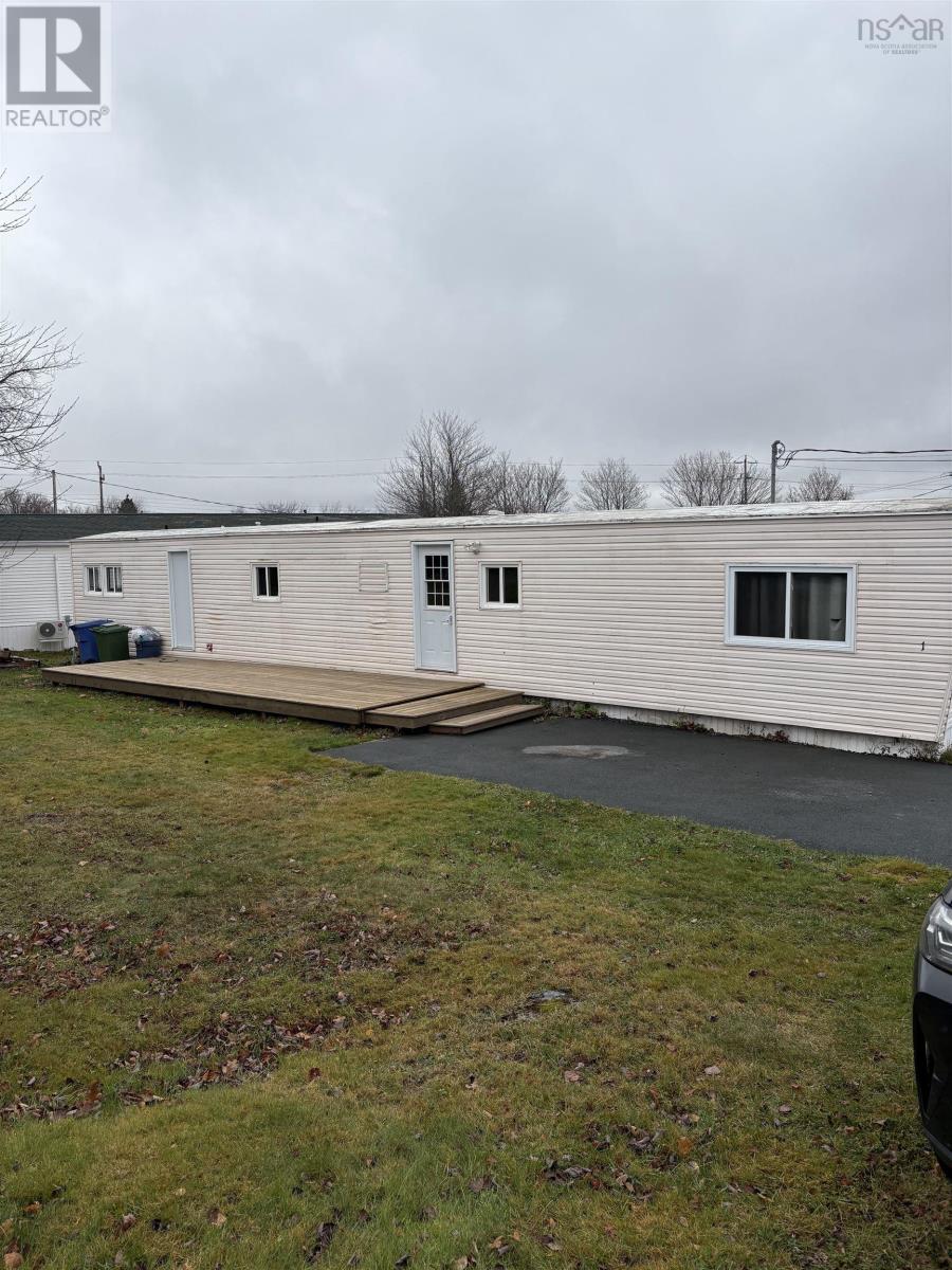 1 Bishop Avenue, Dartmouth, Nova Scotia  B2Y 2B4 - Photo 3 - 202528072