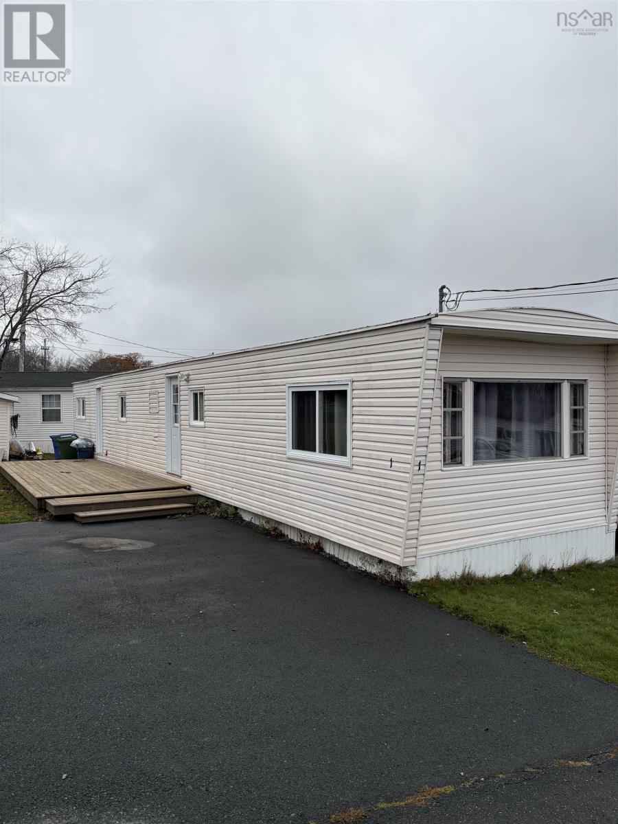 1 Bishop Avenue, Dartmouth, Nova Scotia  B2Y 2B4 - Photo 1 - 202528072