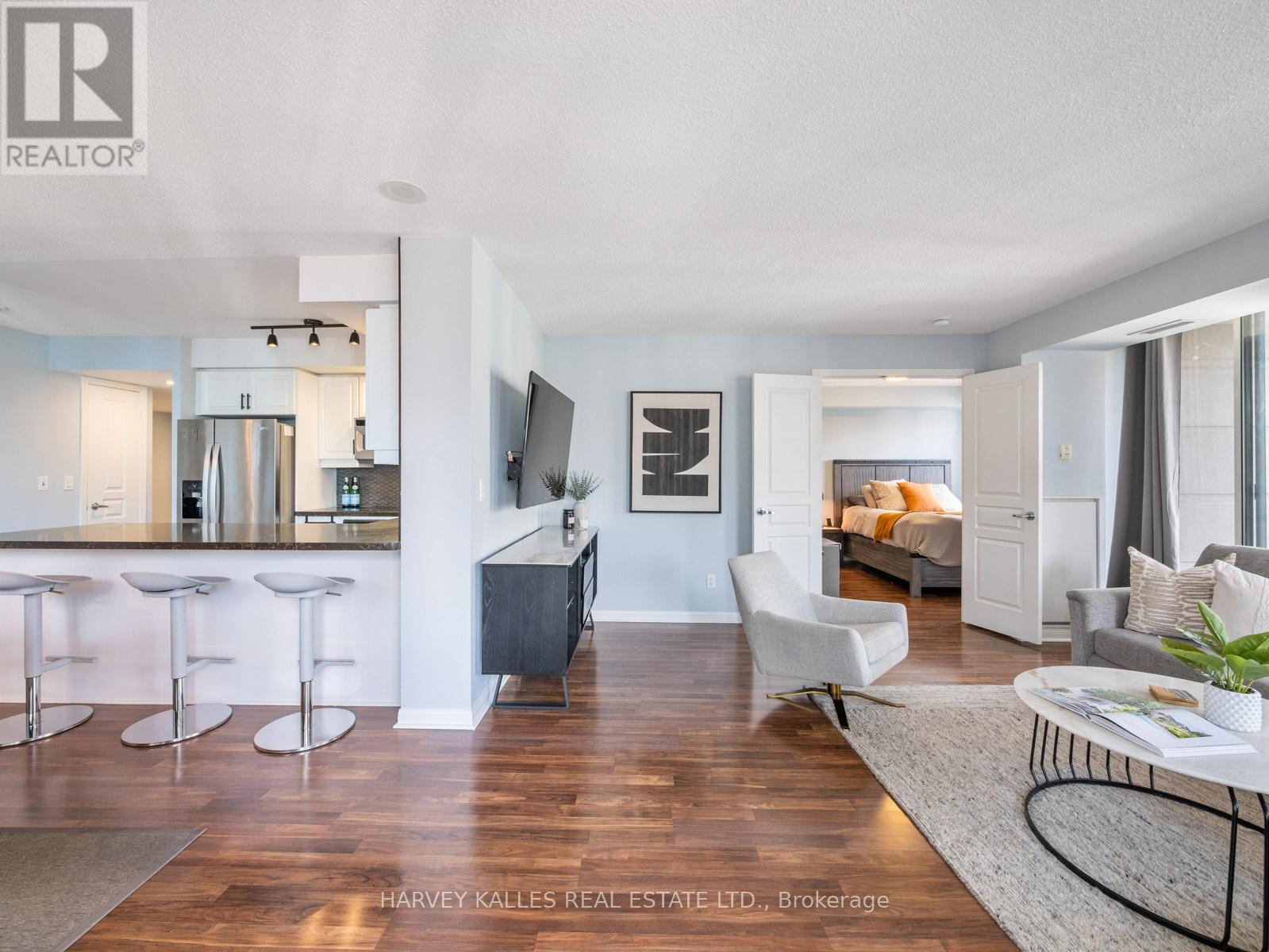 1309 - 140 Simcoe Street, Toronto, Ontario  M5H 4E9 - Photo 13 - C12547048