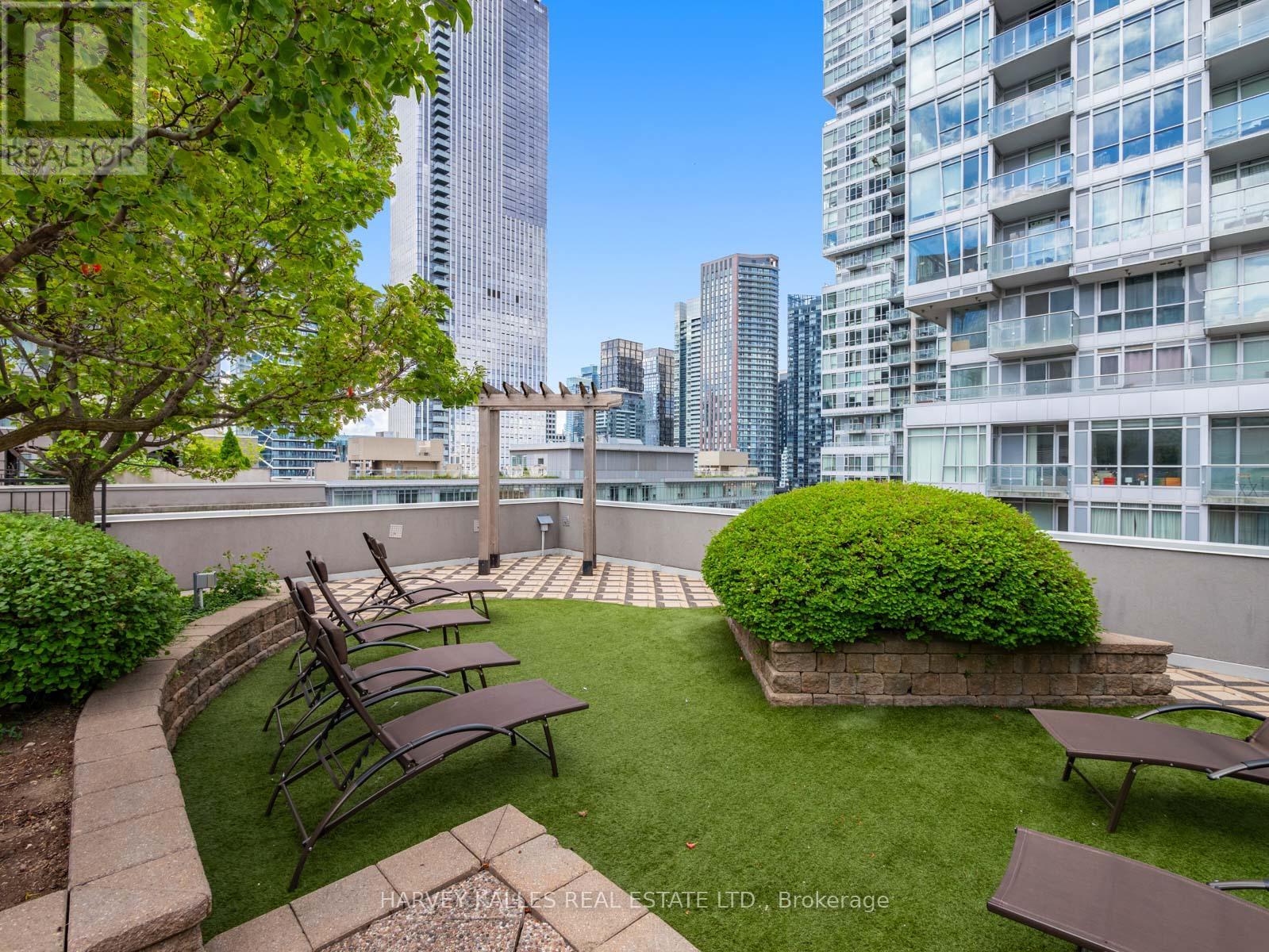 1309 - 140 Simcoe Street, Toronto, Ontario  M5H 4E9 - Photo 34 - C12547048