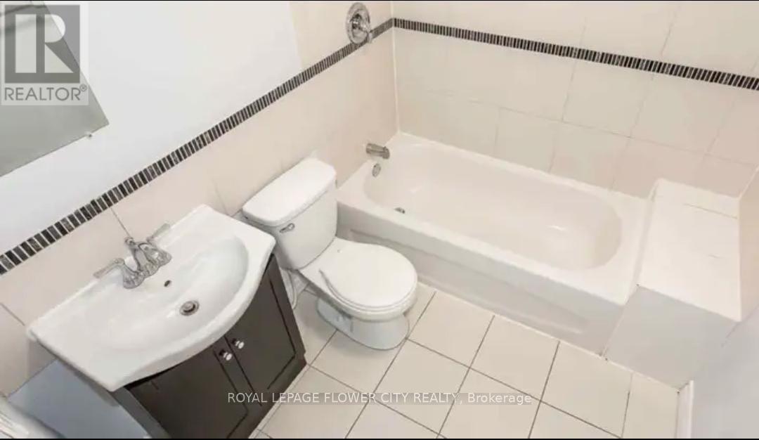 Lower - 4289 Guildwood Way, Mississauga, Ontario  L5R 0A7 - Photo 11 - W12552114