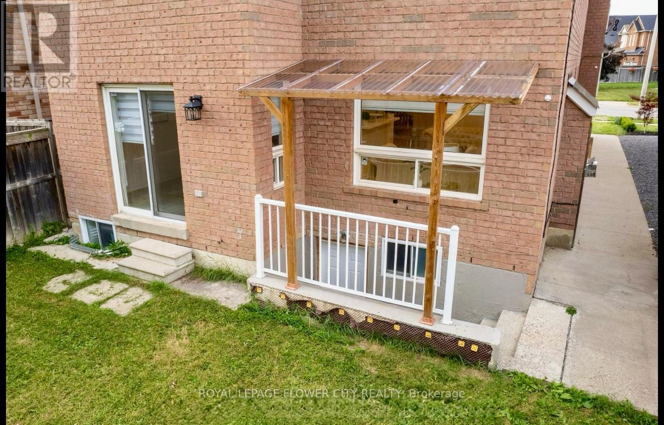 Lower - 4289 Guildwood Way, Mississauga, Ontario  L5R 0A7 - Photo 4 - W12552114
