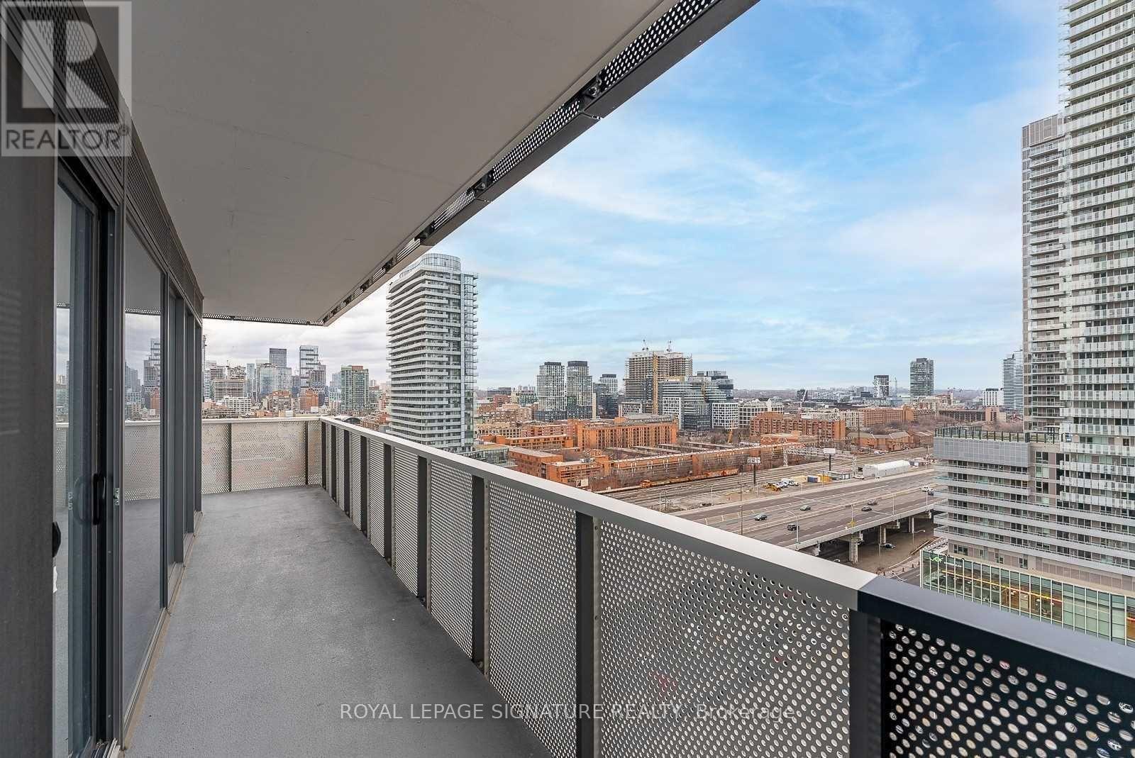 1803 - 138 Downes Street, Toronto, Ontario  M5E 0E4 - Photo 19 - C12552354