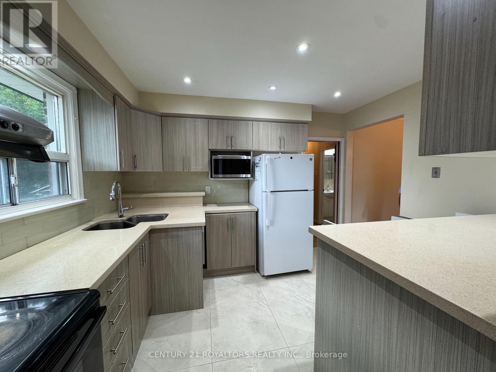 70 Marbury Crescent, Toronto, Ontario  M3A 2G2 - Photo 14 - C12552366