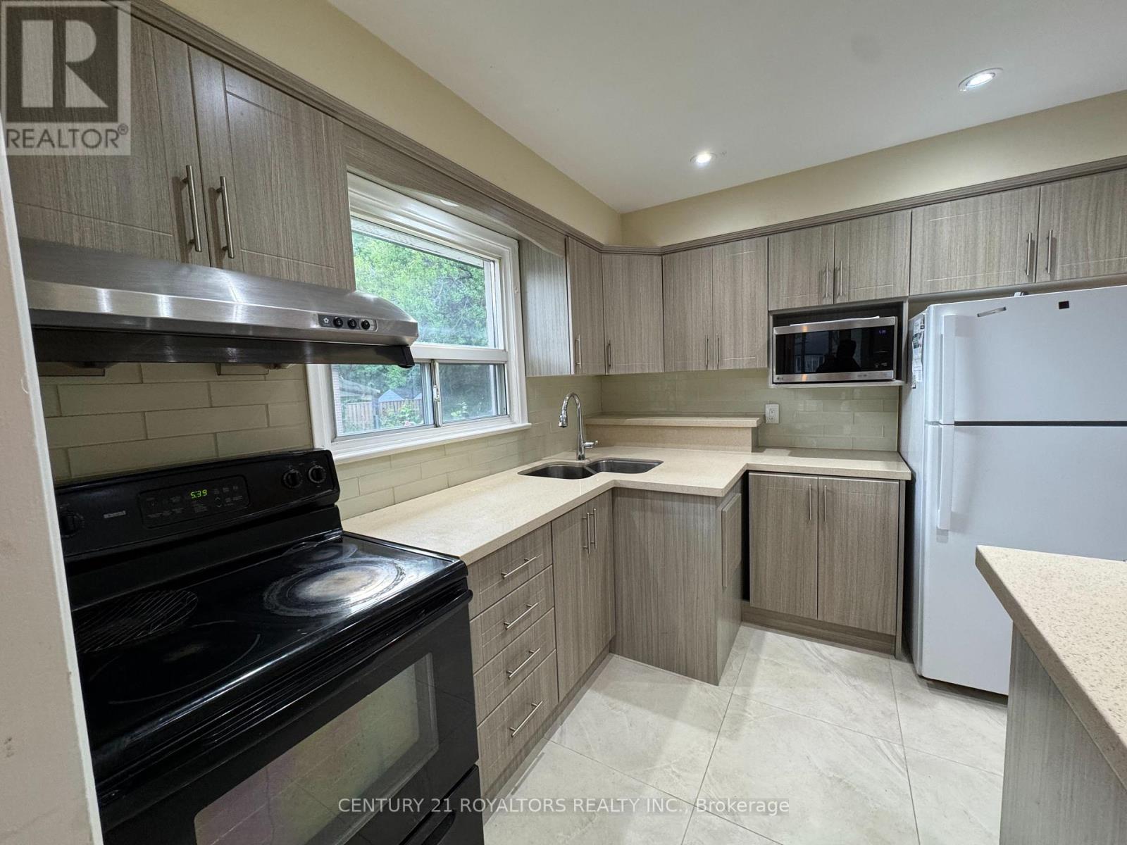 70 Marbury Crescent, Toronto, Ontario  M3A 2G2 - Photo 15 - C12552366