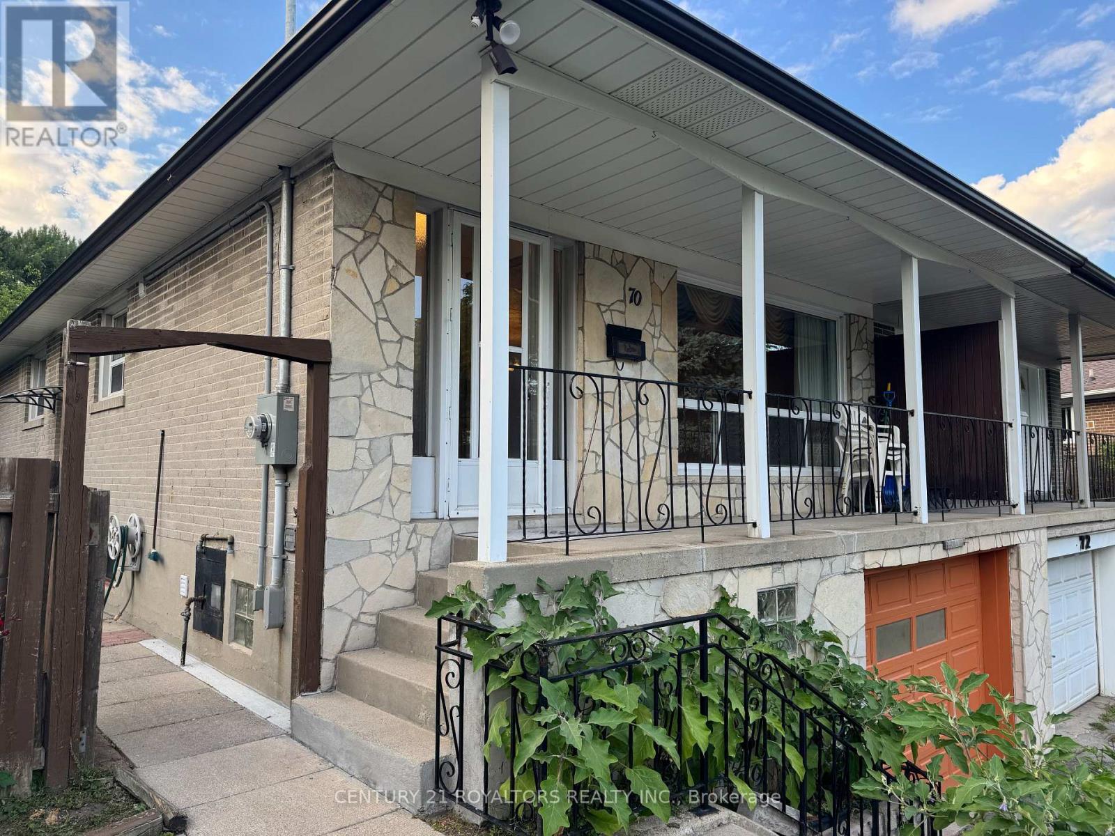 70 Marbury Crescent, Toronto, Ontario  M3A 2G2 - Photo 3 - C12552366