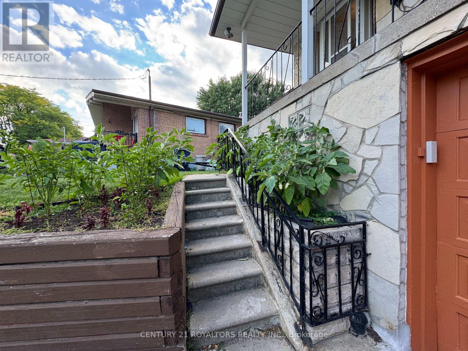 70 Marbury Crescent, Toronto, Ontario  M3A 2G2 - Photo 4 - C12552366