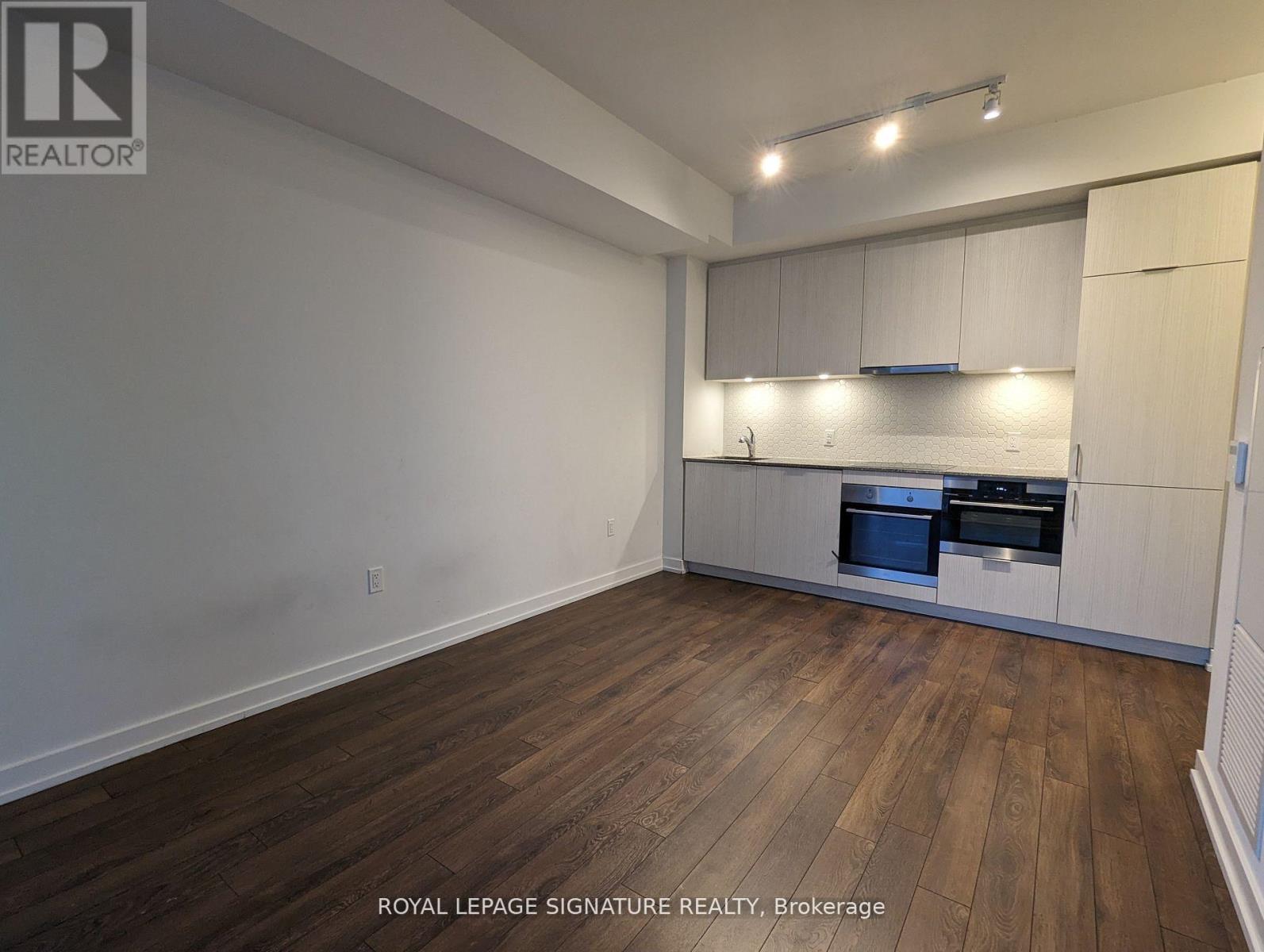 2017 - 158 Front Street E, Toronto, Ontario  M5A 0K9 - Photo 3 - C12552368
