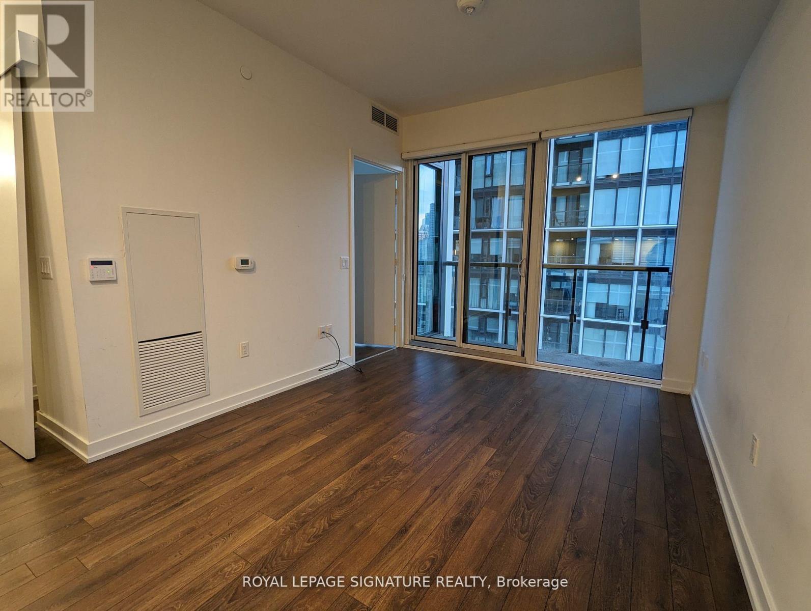 2017 - 158 Front Street E, Toronto, Ontario  M5A 0K9 - Photo 4 - C12552368