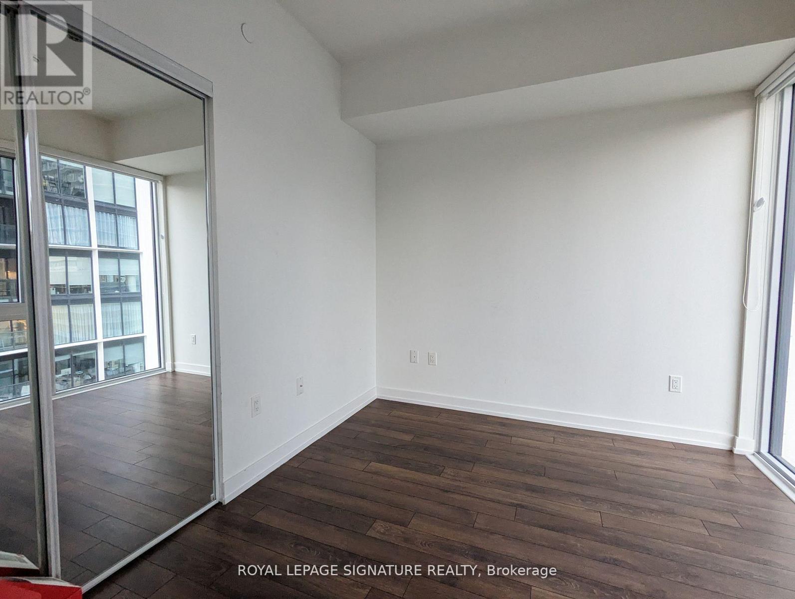 2017 - 158 Front Street E, Toronto, Ontario  M5A 0K9 - Photo 5 - C12552368