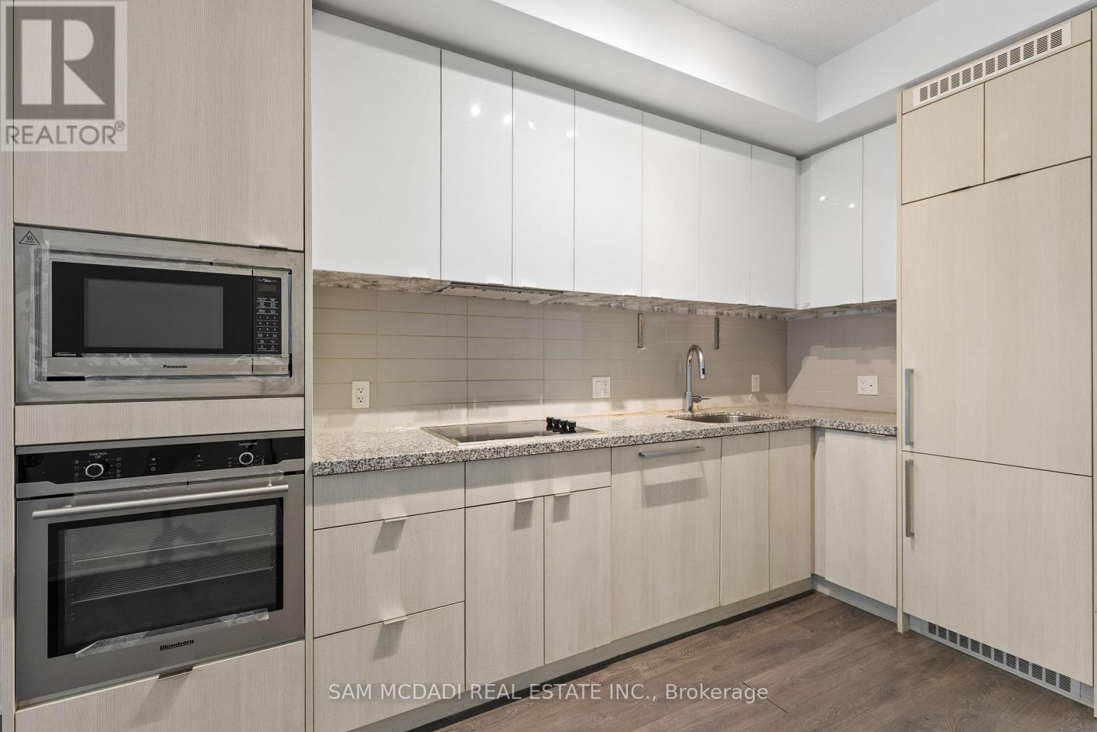 310 - 115 Blue Jays Way, Toronto, Ontario  M5V 0N4 - Photo 9 - C12552434