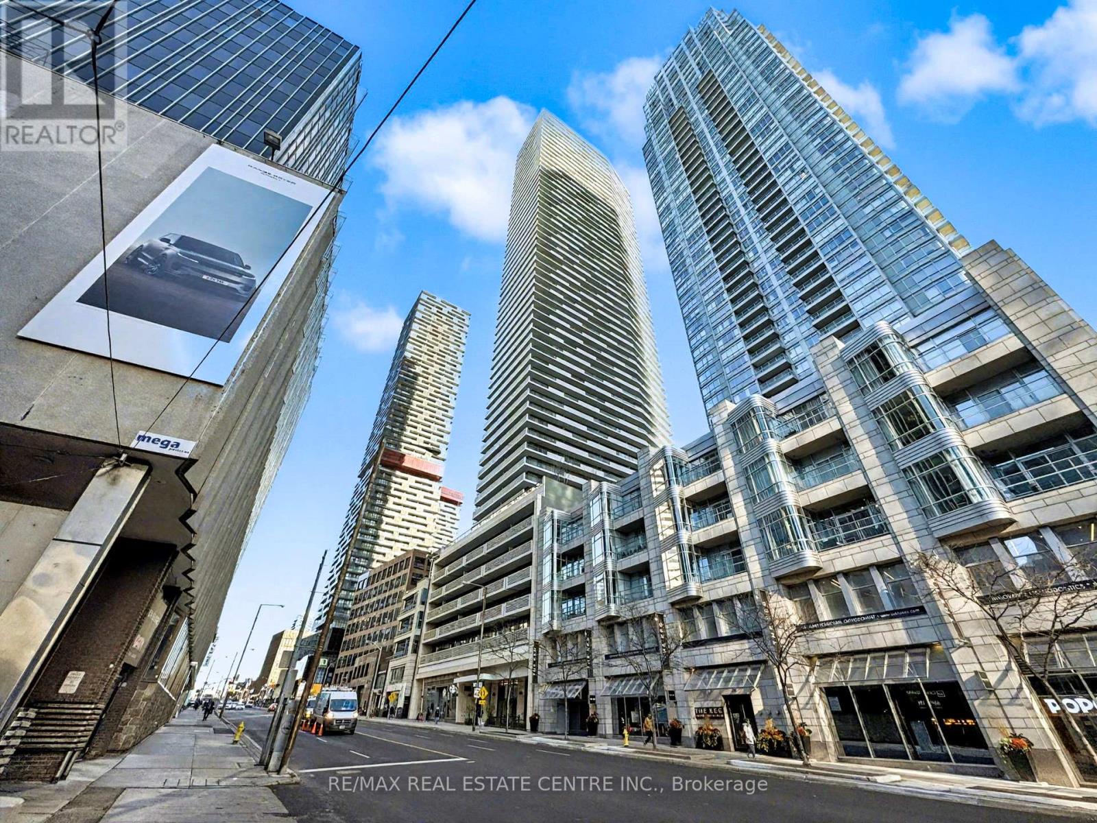 5404 - 2221 Yonge Street, Toronto, Ontario  M4S 0B8 - Photo 2 - C12552436