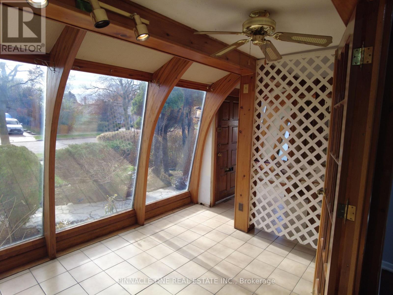 76 Sealstone Terrace, Toronto, Ontario  M1E 4J7 - Photo 4 - E12552410