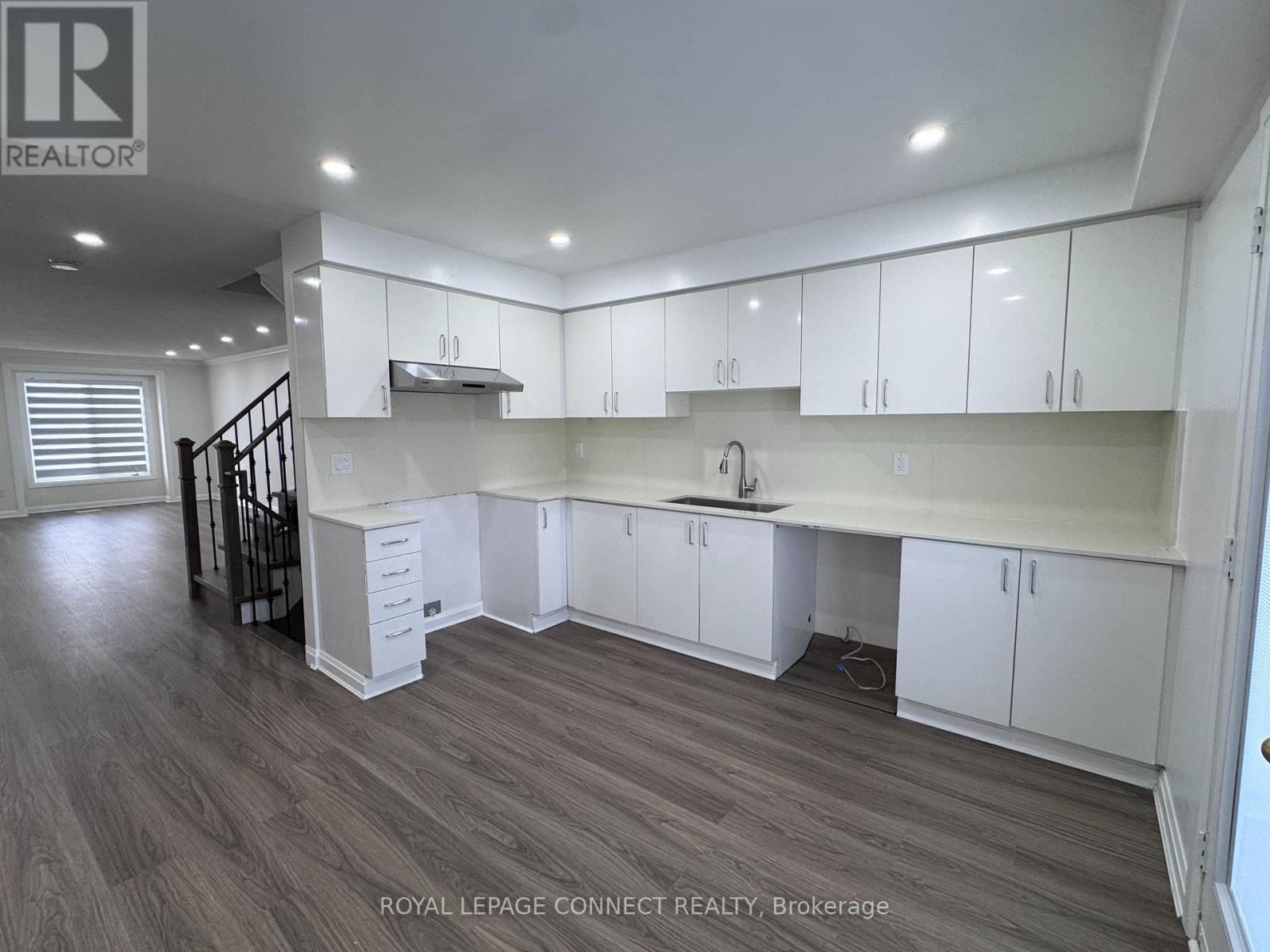 27 Talbotshire Street, Ajax, Ontario  L1S 0A6 - Photo 12 - E12552420