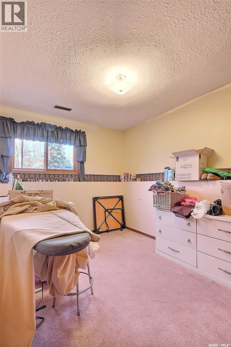 3128 15th Avenue E, Prince Albert, Saskatchewan  S6V 7V8 - Photo 16 - SK024130