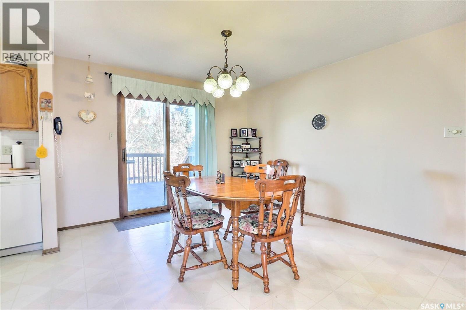 3128 15th Avenue E, Prince Albert, Saskatchewan  S6V 7V8 - Photo 3 - SK024130