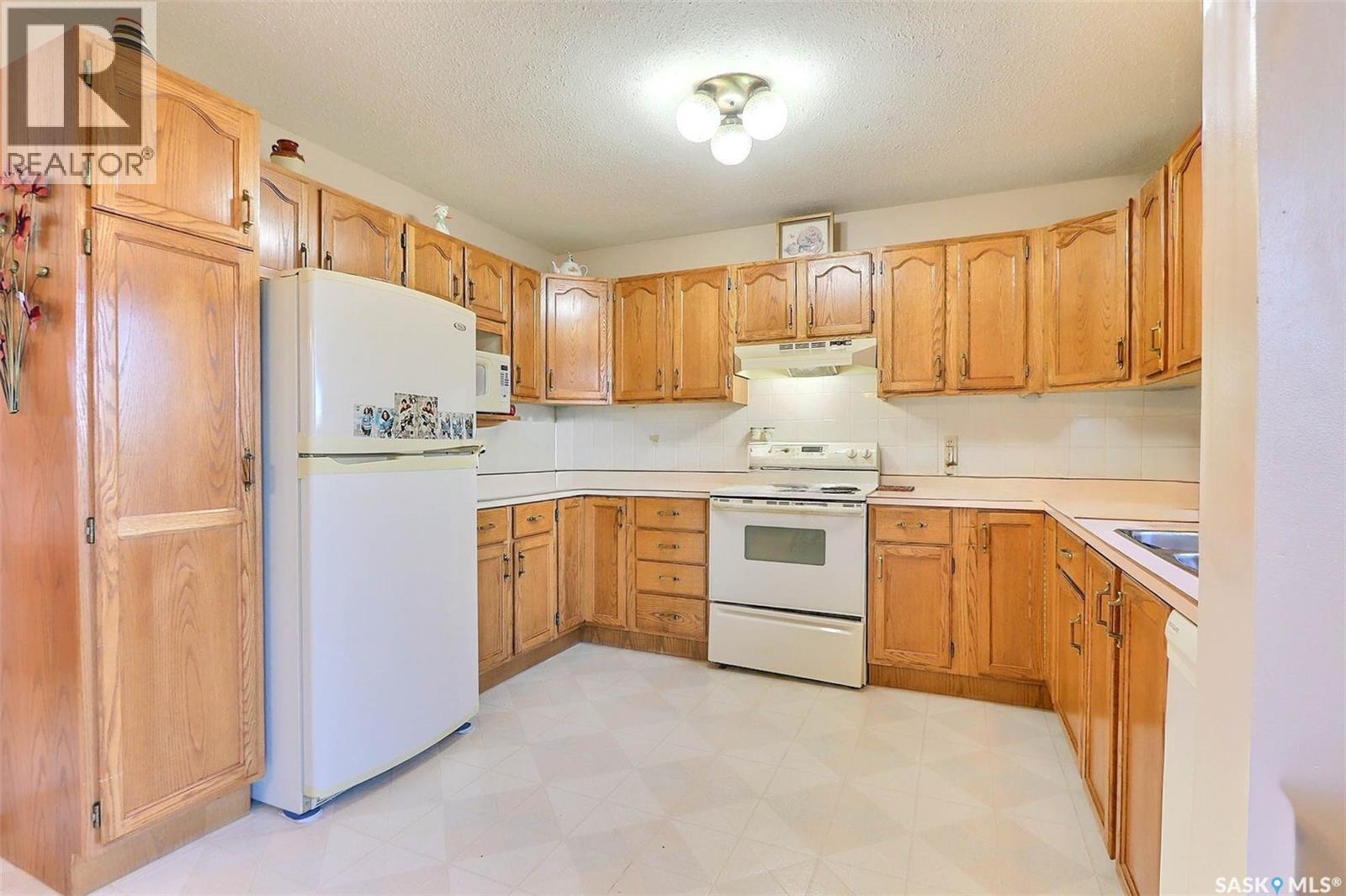 3128 15th Avenue E, Prince Albert, Saskatchewan  S6V 7V8 - Photo 5 - SK024130