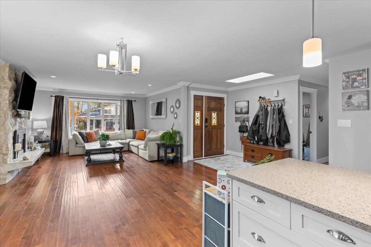 32983 Whidden Avenue, Mission, British Columbia V2V 6G4 - Photo 10 - R3067974