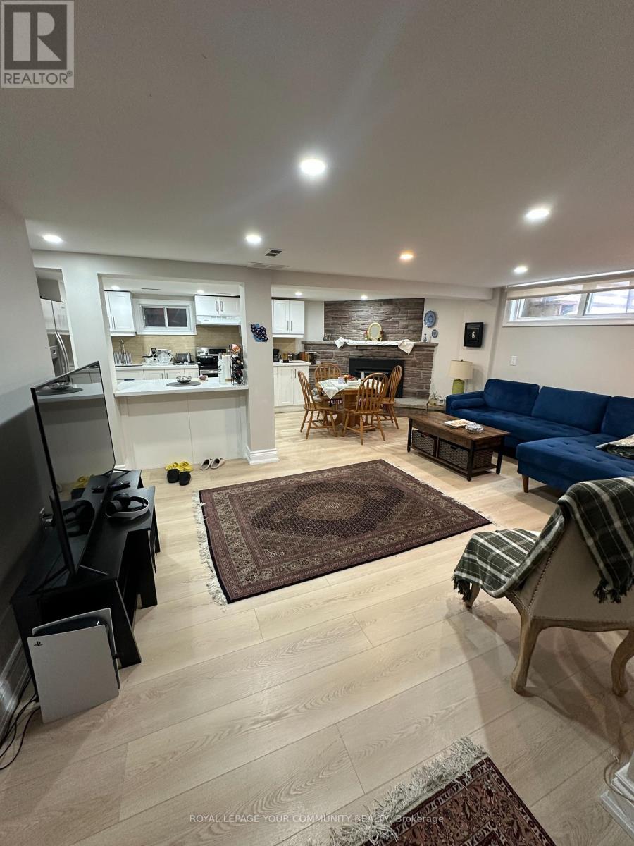 100 RICHARDSON DR DRIVE, Aurora, Ontario