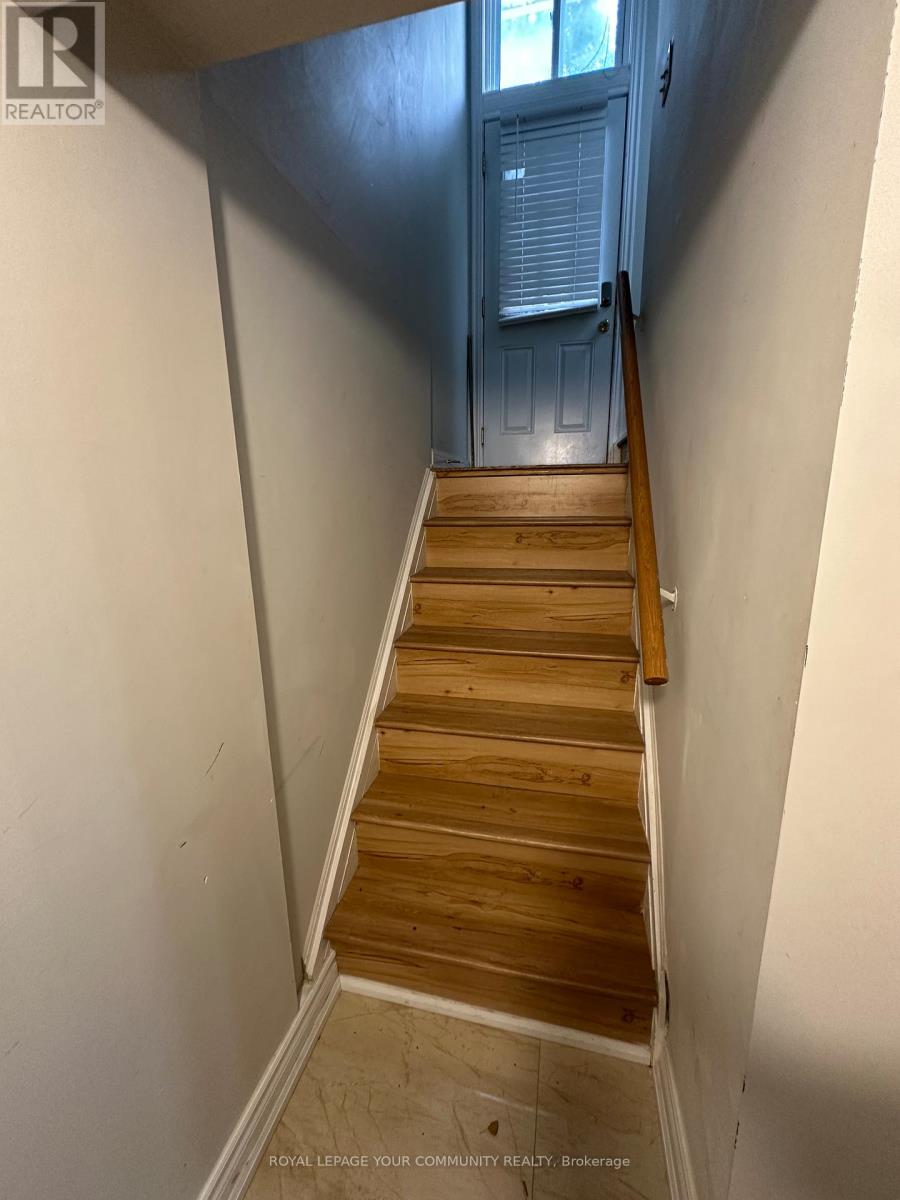 100 Richardson Dr Drive, Aurora, Ontario  L4G 1Z5 - Photo 2 - N12552384