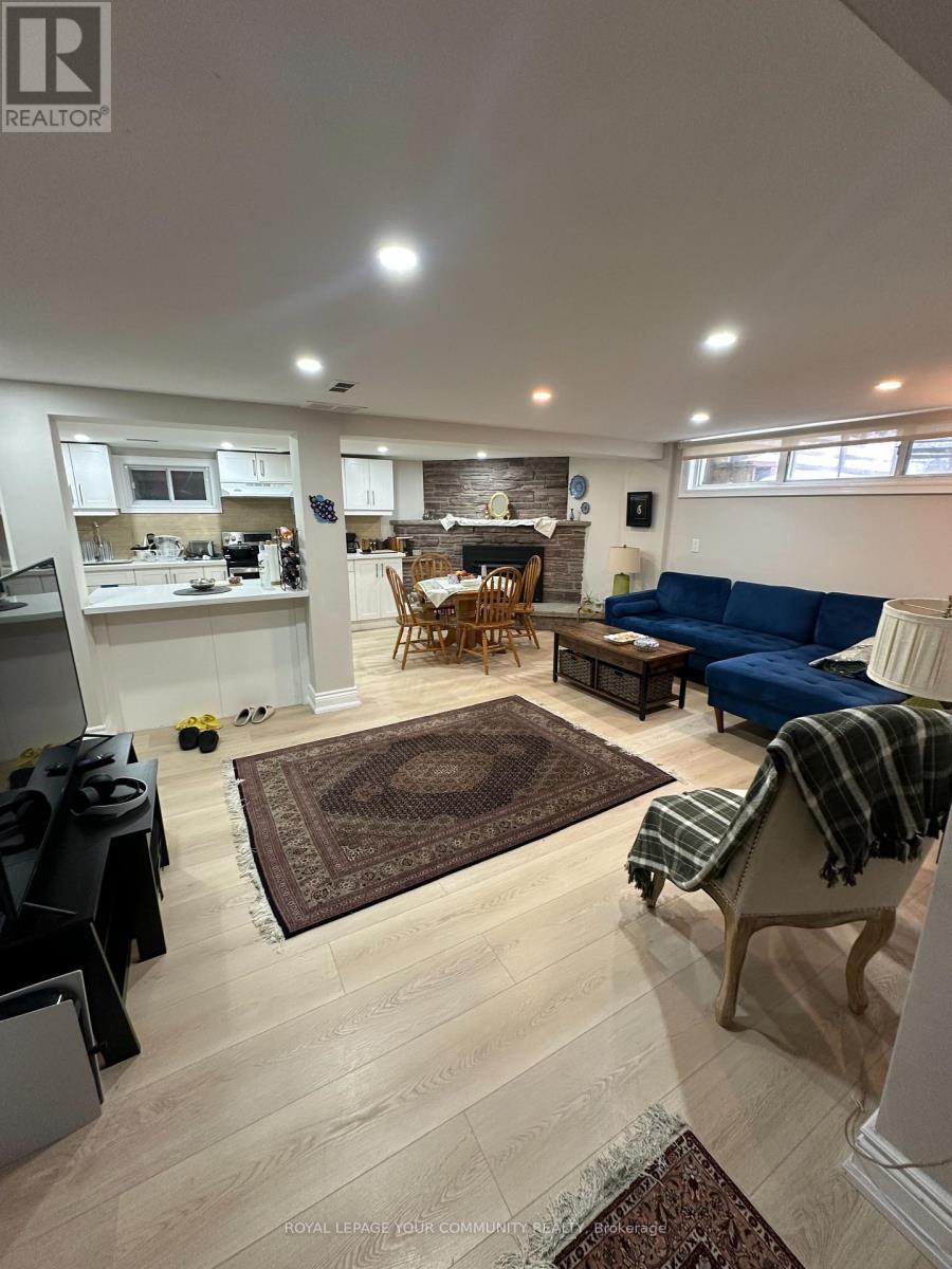 100 Richardson Dr Drive, Aurora, Ontario  L4G 1Z5 - Photo 4 - N12552384