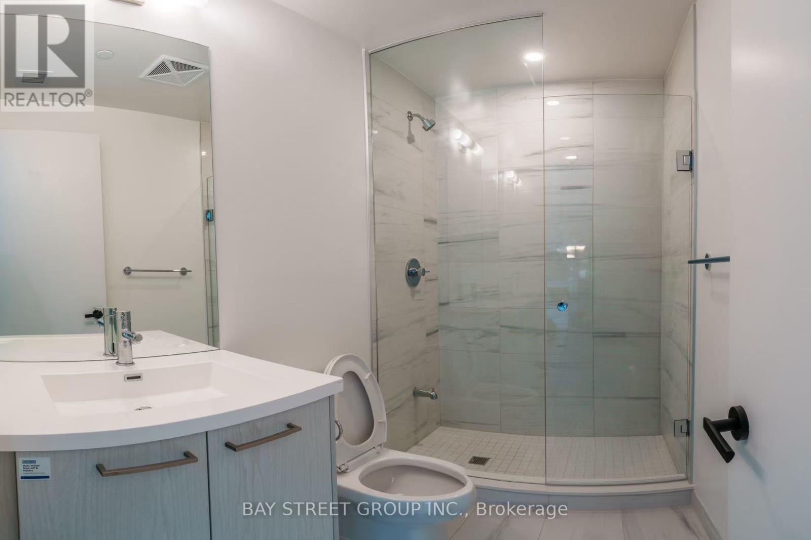 1105 - 28 Interchange Way, Vaughan, Ontario  L4K 0P8 - Photo 6 - N12552390