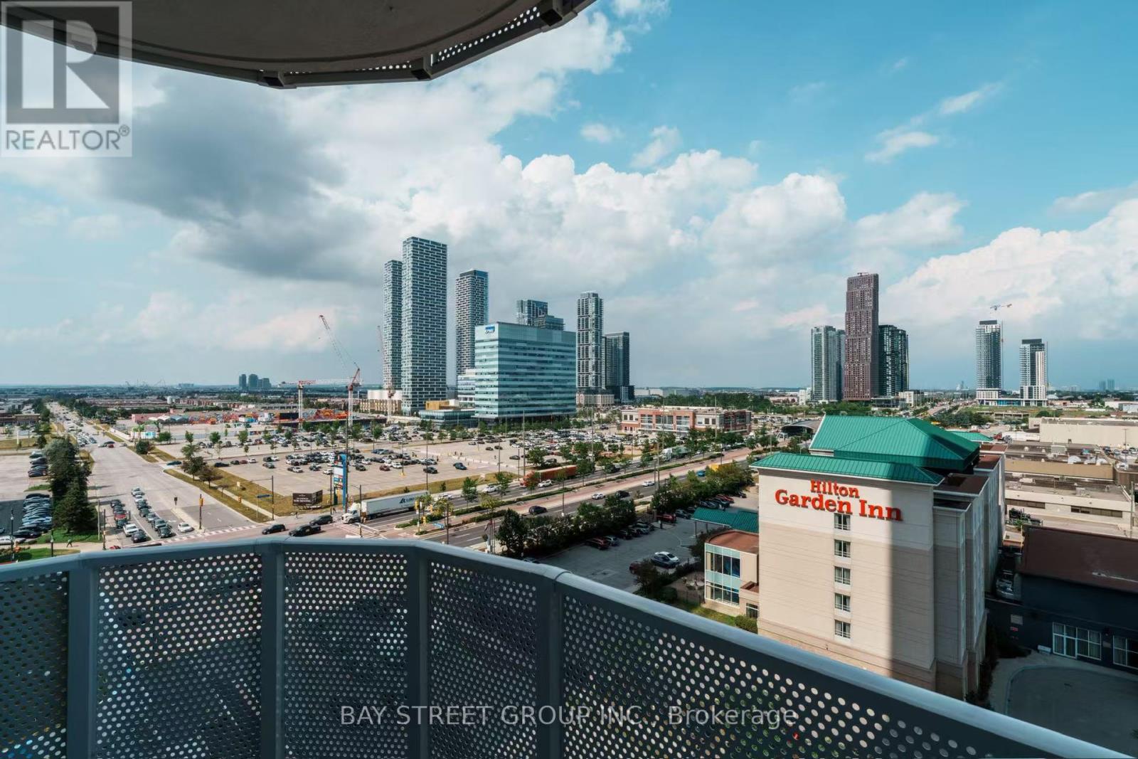 1105 - 28 Interchange Way, Vaughan, Ontario  L4K 0P8 - Photo 7 - N12552390