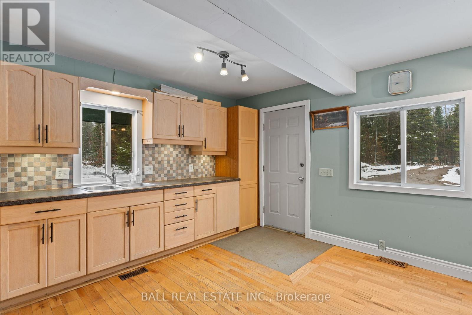 1160 Somerville 3rd Concession, Kawartha Lakes, Ontario K0M 1N0 - Photo 4 - X12552416