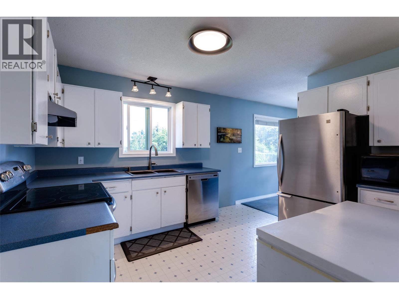 320 Husch Road, Kelowna, British Columbia  V1X 1N1 - Photo 11 - 10369438