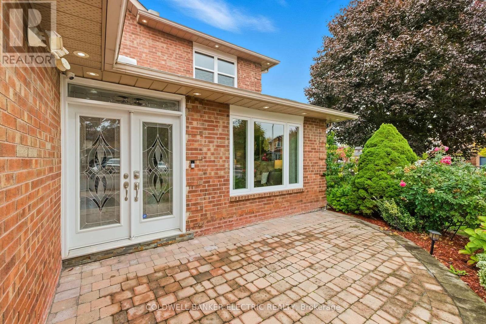 86 Rollo Drive, Ajax, Ontario  L1S 7B7 - Photo 6 - E12552590