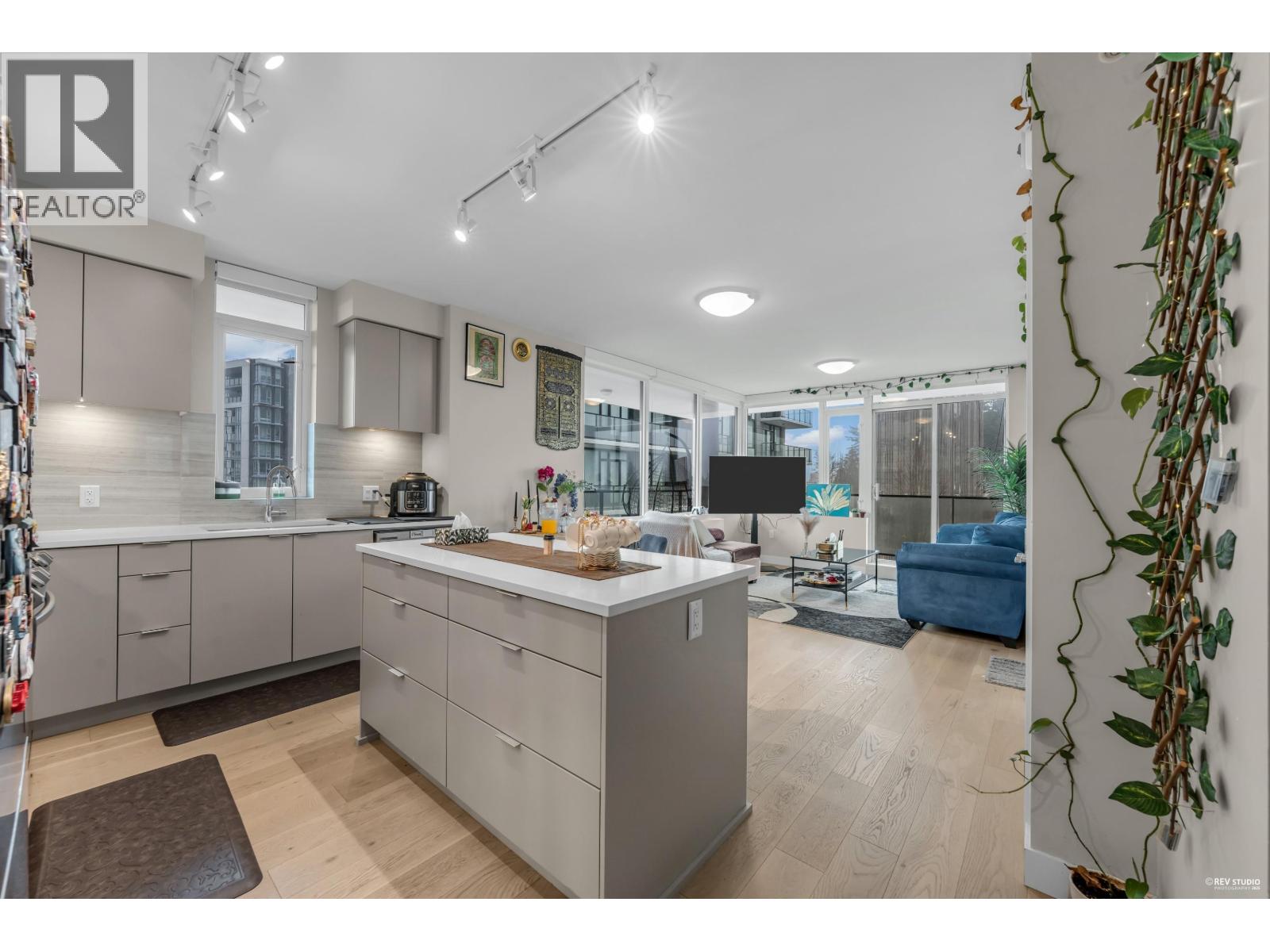 702 8725 University Crescent, Burnaby, British Columbia  V5A 4Y8 - Photo 8 - R3067668