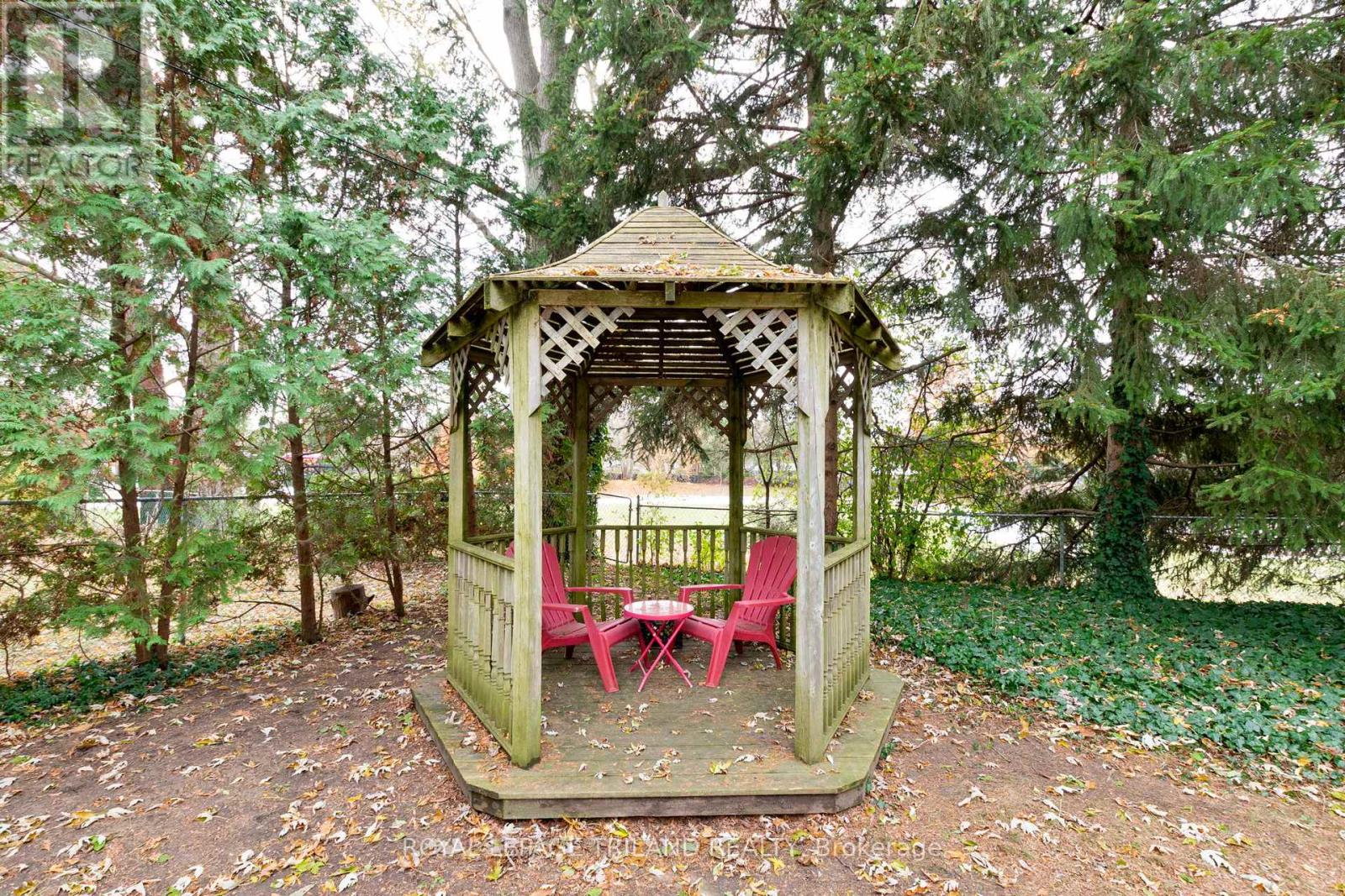 365 Byron Boulevard, London South, Ontario  N6K 2L6 - Photo 38 - X12552480