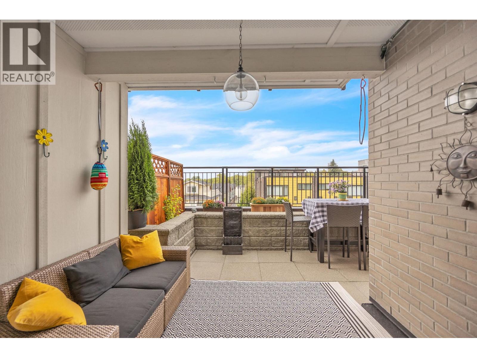 205 2239 KINGSWAY BOULEVARD, Vancouver, British Columbia