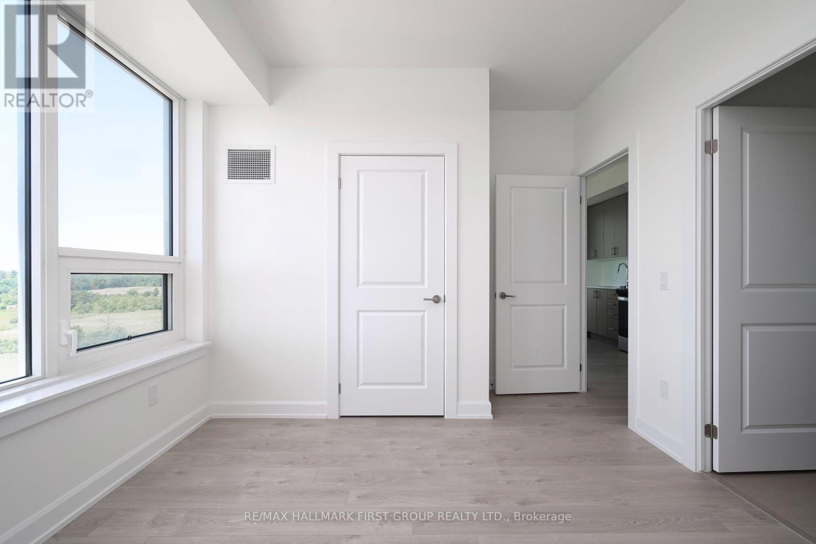 813 - 3220 William Coltson Avenue, Oakville, Ontario  L6H 7X9 - Photo 13 - W12552430