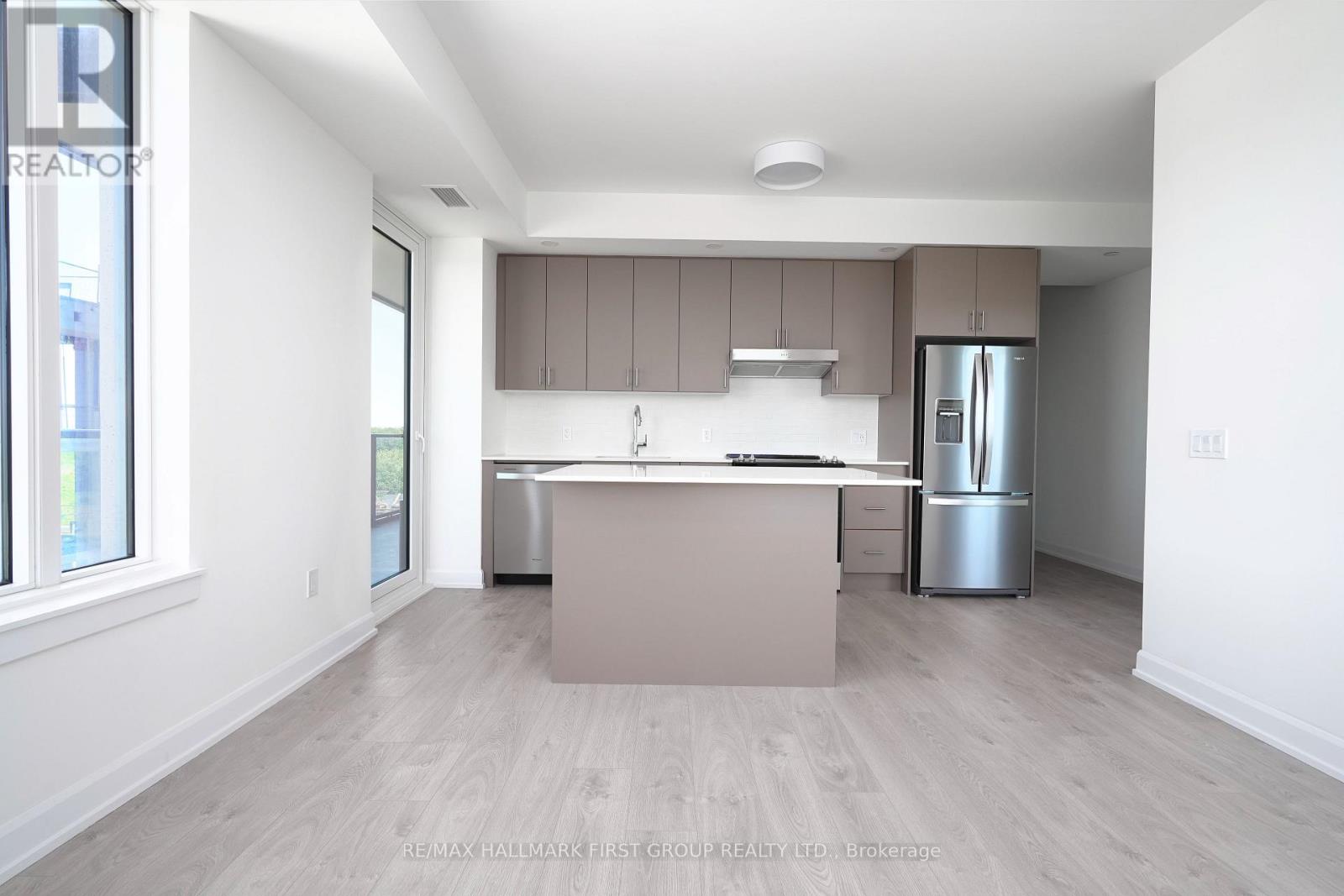 813 - 3220 William Coltson Avenue, Oakville, Ontario  L6H 7X9 - Photo 17 - W12552430