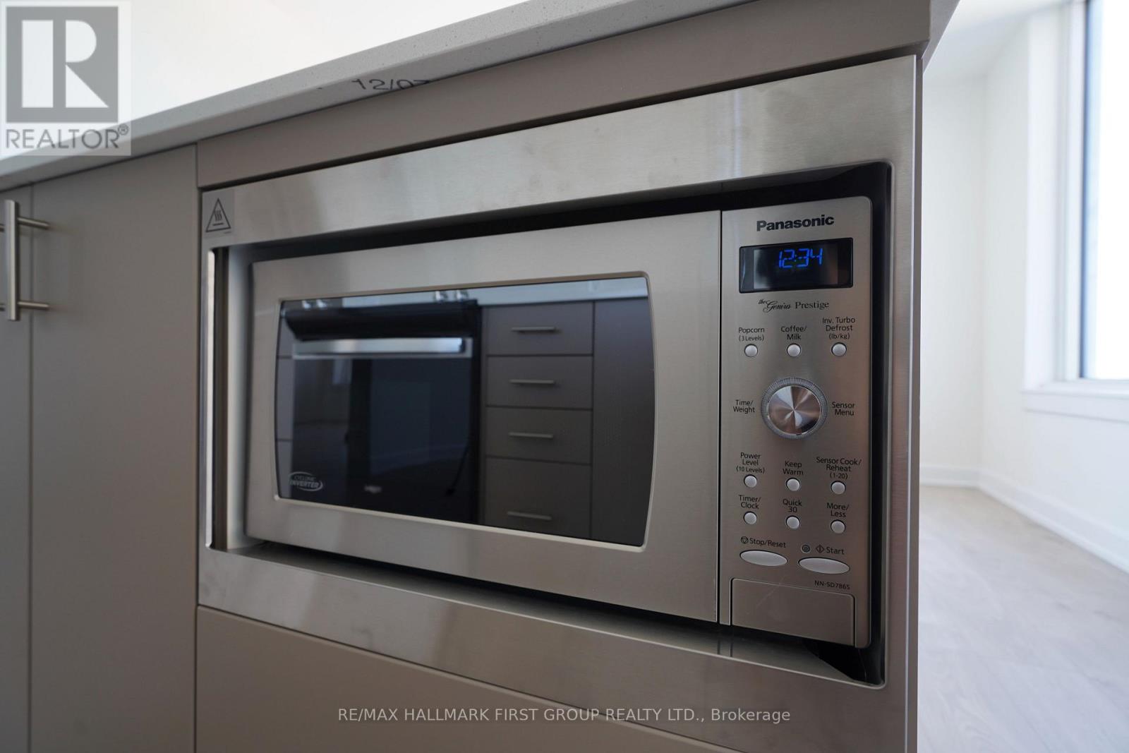 813 - 3220 William Coltson Avenue, Oakville, Ontario  L6H 7X9 - Photo 21 - W12552430