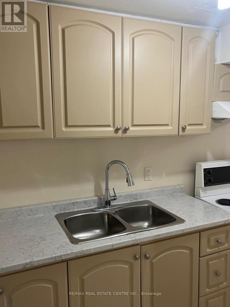 Bsmt - 76 Tideland Drive, Brampton, Ontario  L7A 2W1 - Photo 12 - W12550486