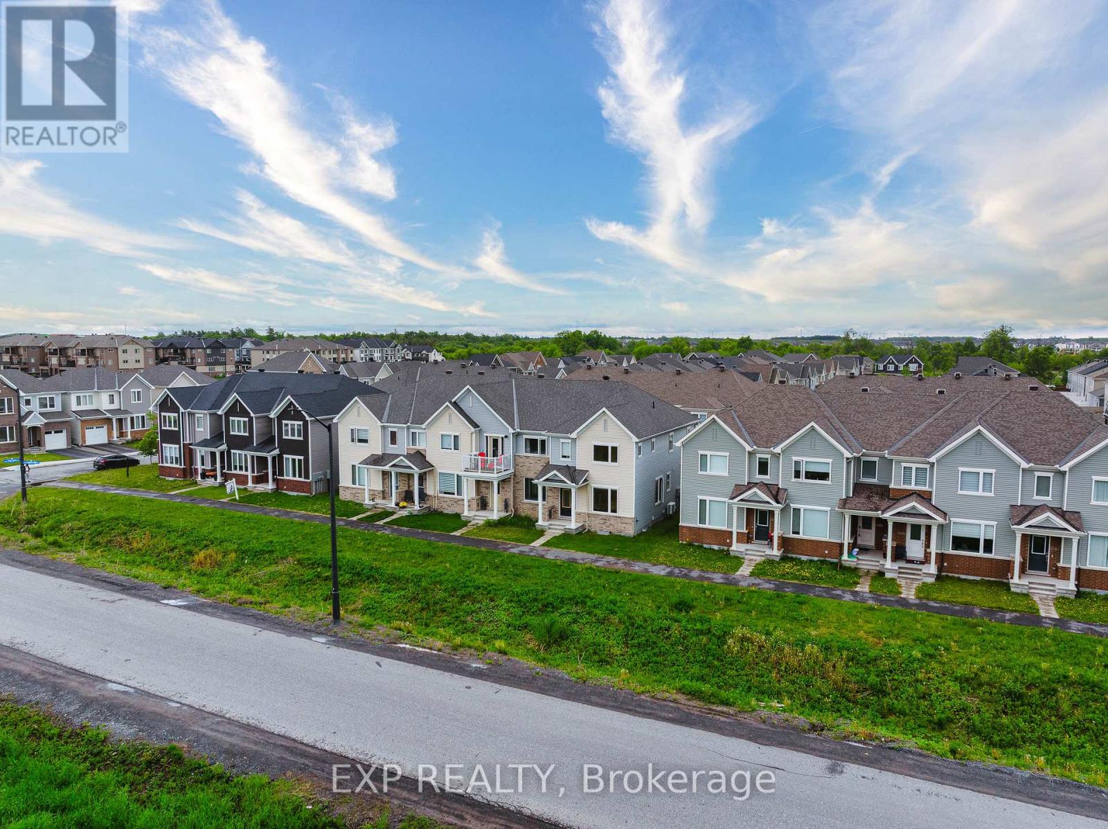 1082 Chapman Mills Drive, Ottawa, Ontario  K2J 6P5 - Photo 2 - X12552524