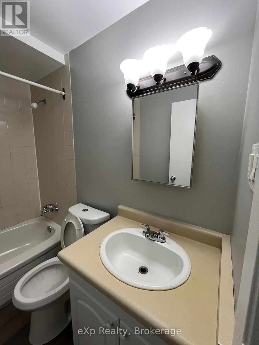 45 - 1200 Courtland Avenue E, Kitchener, Ontario  N2C 1K7 - Photo 25 - X12544006