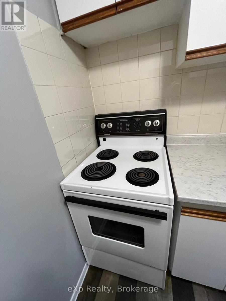 45 - 1200 Courtland Avenue E, Kitchener, Ontario  N2C 1K7 - Photo 5 - X12544006