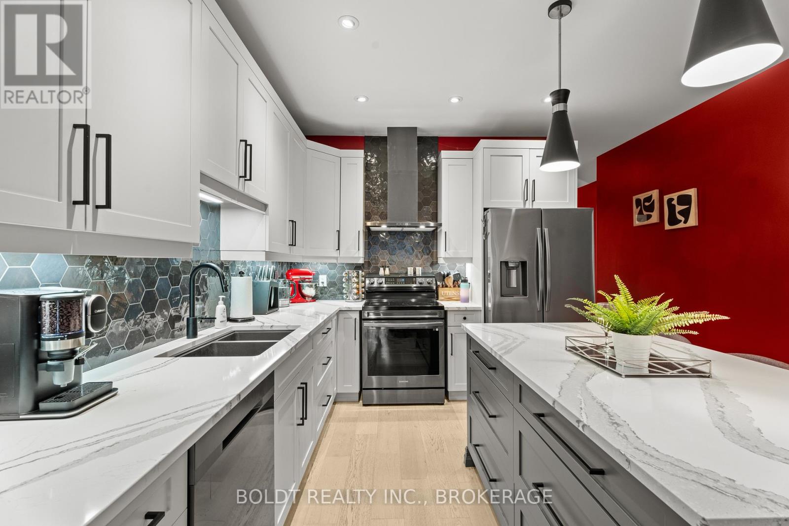 1074b Vansickle Road N, St. Catharines, Ontario  L2S 2X3 - Photo 14 - X12552460