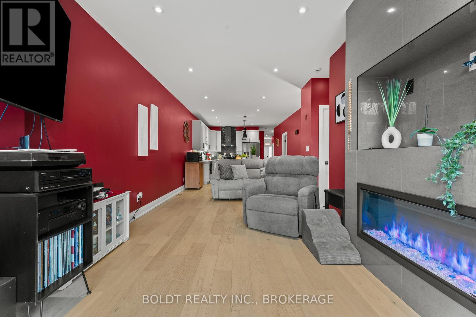 1074b Vansickle Road N, St. Catharines, Ontario  L2S 2X3 - Photo 20 - X12552460