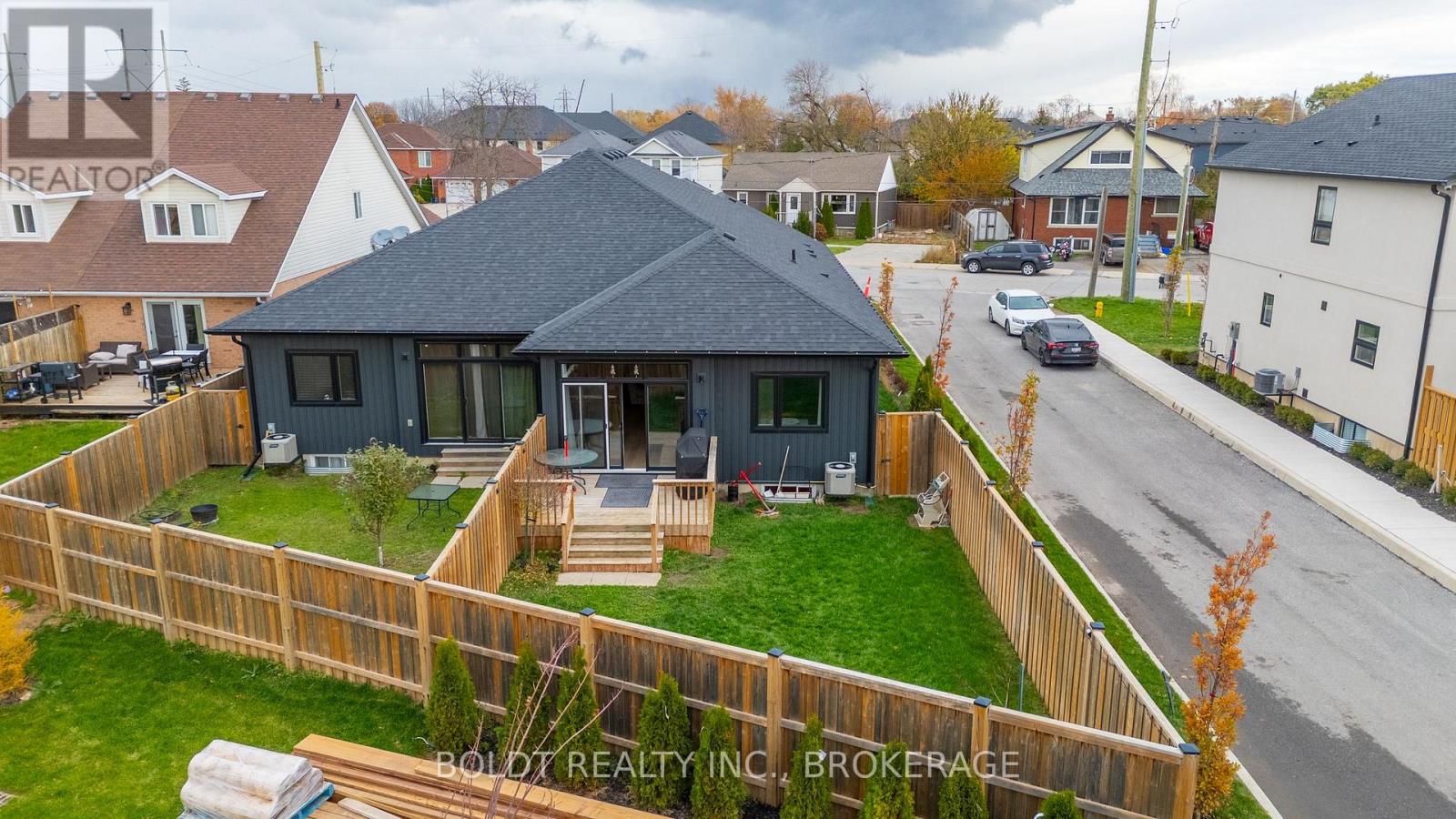 1074b Vansickle Road N, St. Catharines, Ontario  L2S 2X3 - Photo 42 - X12552460